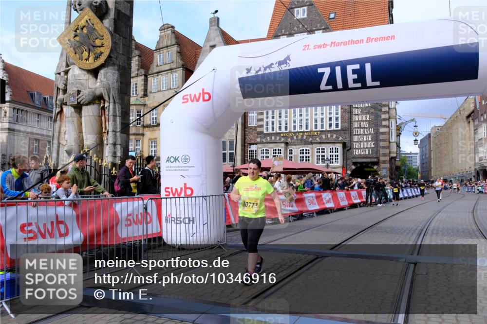 13.09.2026 - 21. swb-Marathon Bremen Tim E. http://msf.ph/oto/10346916 13.09.2026 11:17:37 Ziel 10472, 10773, 10779, 10979, 11495, 11672, 12101 meine-sportfotos.de