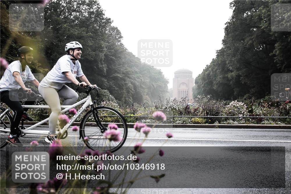 13.09.2026 - Stadtparktriathlon H.Heesch http://msf.ph/oto/10346918 13.09.2026 09:56:43 Radfahren 212, 248 meine-sportfotos.de