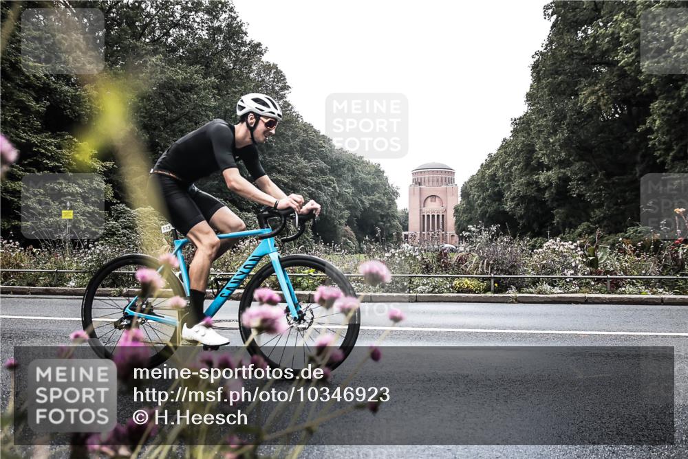 13.09.2026 - Stadtparktriathlon H.Heesch http://msf.ph/oto/10346923 13.09.2026 11:07:43 Radfahren 553, 583 meine-sportfotos.de
