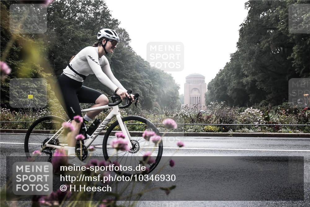 13.09.2026 - Stadtparktriathlon H.Heesch http://msf.ph/oto/10346930 13.09.2026 09:57:16 Radfahren 242, 307 meine-sportfotos.de