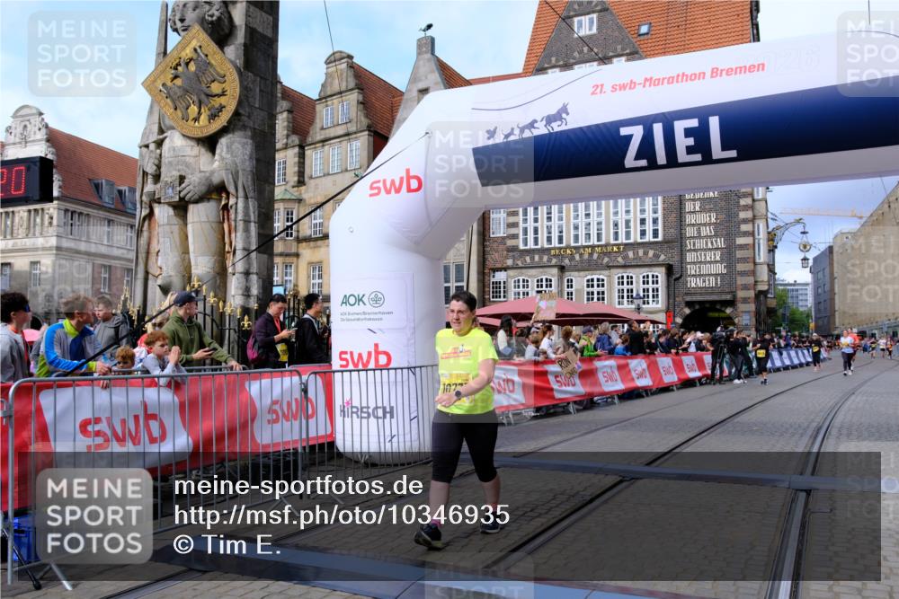 13.09.2026 - 21. swb-Marathon Bremen Tim E. http://msf.ph/oto/10346935 13.09.2026 11:17:37 Ziel 10472, 10773, 10779, 10979, 11495, 11672, 12101 meine-sportfotos.de