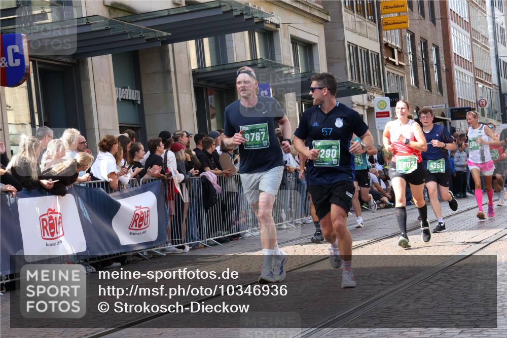 13.09.2026 - 21. swb-Marathon Bremen Strokosch-Dieckow http://msf.ph/oto/10346936 13.09.2026 13:30:30 Ziel 244, 800, 834, 1189, 1533, 1771, 1841, 1926, 1941, 2369, 2452, 2723, 2902, 2985, 3360, 4206, 4251, 4332, 4342, 4757, 4920, 5551, 5600, 5681, 5802, 5822, 5900, 6134, 6307, 6343, 6347, 6523, 7012, 7253, 7567, 7645, 7760, 8543, 8616, 9290, 9507, 9653, 9692, 9699, 9767, 9825, 9962, 9976, 13090, 13152, 13215, 625, 881, 1067, 1909, 1938, 2265, 2364, 2900, 3163, 3164, 3425, 4058, 4332, 4415, 4425, 4748, 4763, 5506, 5551, 5615, 7821, 8090, 8169, 8314, 8494 meine-sportfotos.de