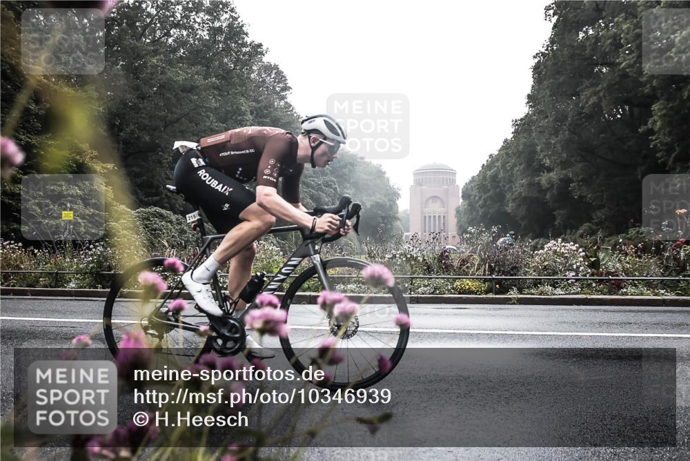 13.09.2026 - Stadtparktriathlon H.Heesch http://msf.ph/oto/10346939 13.09.2026 09:57:24 Radfahren 215 meine-sportfotos.de