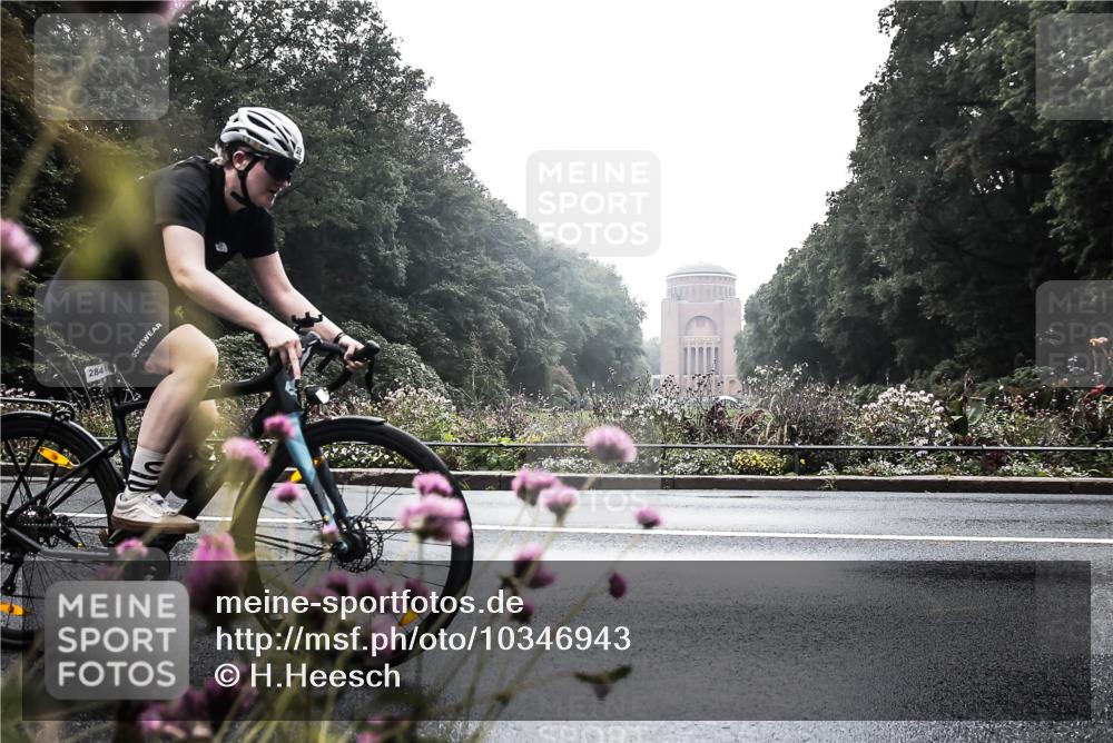 13.09.2026 - Stadtparktriathlon H.Heesch http://msf.ph/oto/10346943 13.09.2026 09:57:37 Radfahren 284 meine-sportfotos.de