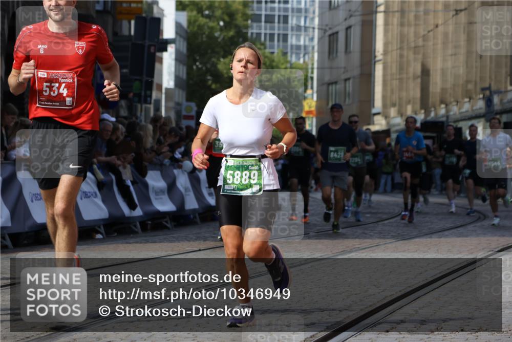 13.09.2026 - 21. swb-Marathon Bremen Strokosch-Dieckow http://msf.ph/oto/10346949 13.09.2026 13:28:15 Ziel 440, 488, 534, 762, 1343, 1456, 1932, 3135, 3480, 3576, 4106, 4133, 4265, 4744, 5462, 6468, 6522, 7042, 7138, 7358, 8188, 8351, 8656, 9067, 9145, 9494, 13069, 13198, 178, 210, 1239, 1380, 1460, 2047, 2977, 3294, 3597, 4250, 5250, 5683, 8429, 8483, 8570, 9064, 9549 meine-sportfotos.de