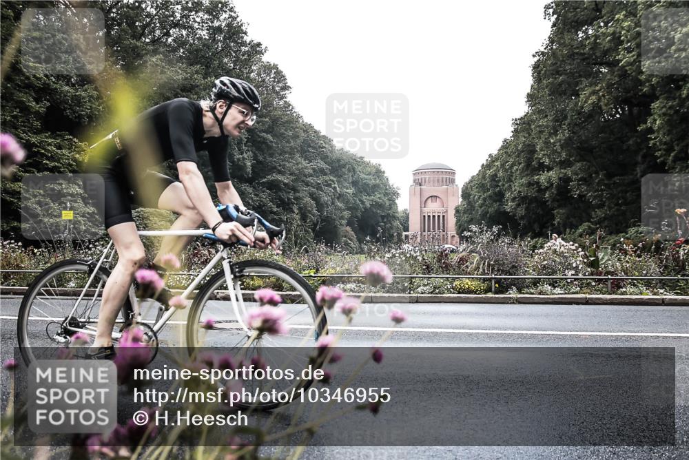 13.09.2026 - Stadtparktriathlon H.Heesch http://msf.ph/oto/10346955 13.09.2026 11:08:06 Radfahren 606 meine-sportfotos.de