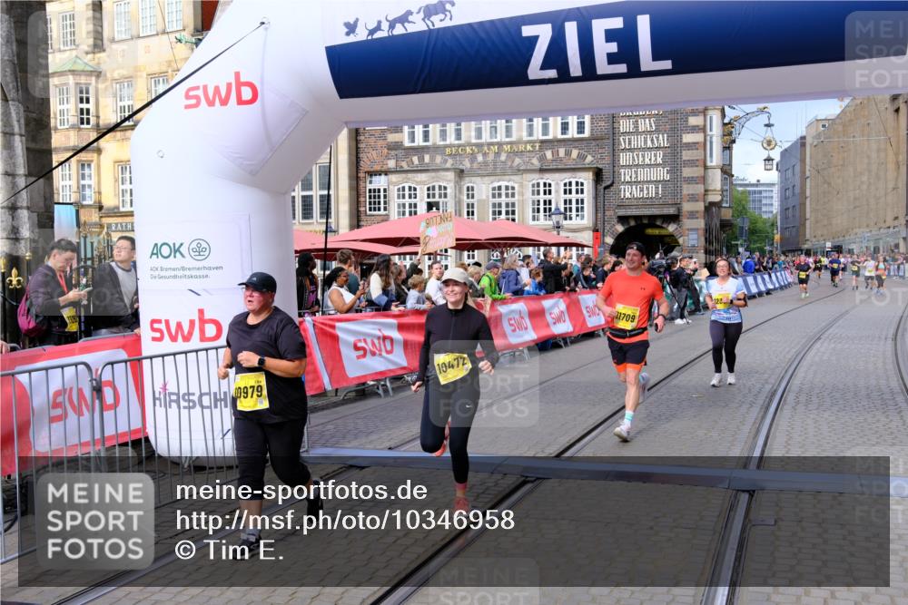 13.09.2026 - 21. swb-Marathon Bremen Tim E. http://msf.ph/oto/10346958 13.09.2026 11:17:45 Ziel 10472, 10773, 10779, 10979, 11709, 12334 meine-sportfotos.de