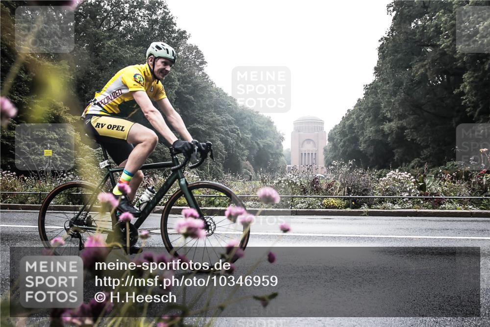 13.09.2026 - Stadtparktriathlon H.Heesch http://msf.ph/oto/10346959 13.09.2026 09:58:13 Radfahren 310 meine-sportfotos.de
