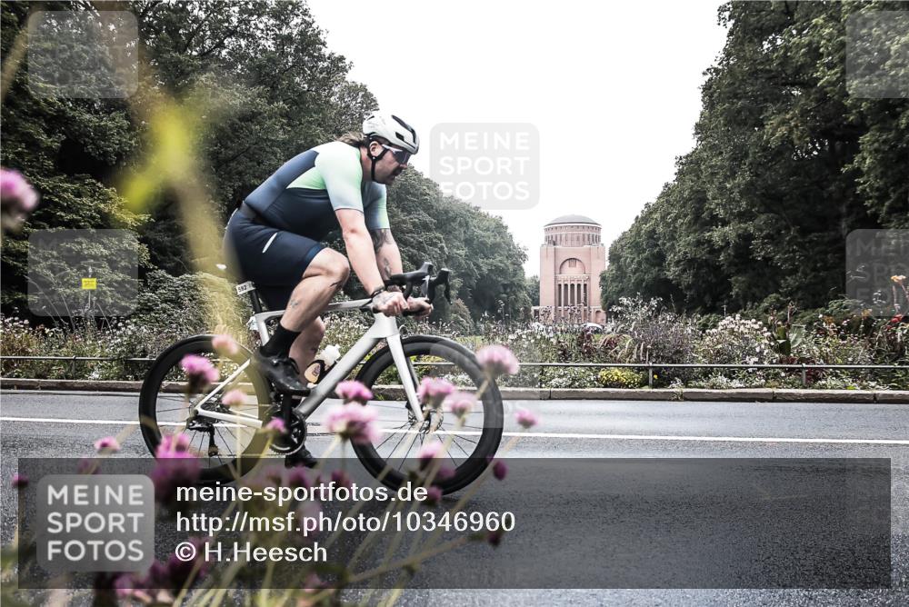 13.09.2026 - Stadtparktriathlon H.Heesch http://msf.ph/oto/10346960 13.09.2026 11:08:12 Radfahren 566, 573, 592 meine-sportfotos.de