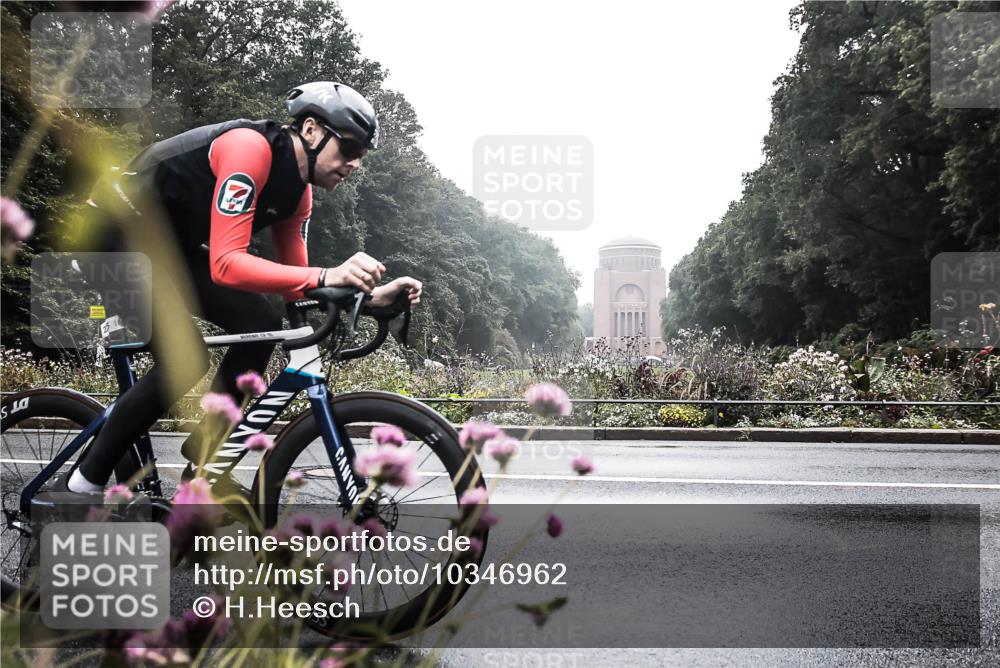 13.09.2026 - Stadtparktriathlon H.Heesch http://msf.ph/oto/10346962 13.09.2026 09:58:25 Radfahren 214, 225, 238, 258, 269, 311, 333 meine-sportfotos.de