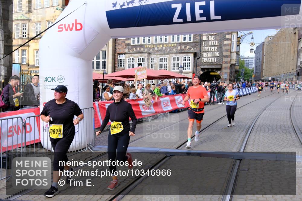 13.09.2026 - 21. swb-Marathon Bremen Tim E. http://msf.ph/oto/10346966 13.09.2026 11:17:45 Ziel 10472, 10773, 10779, 10979, 11709, 12334 meine-sportfotos.de