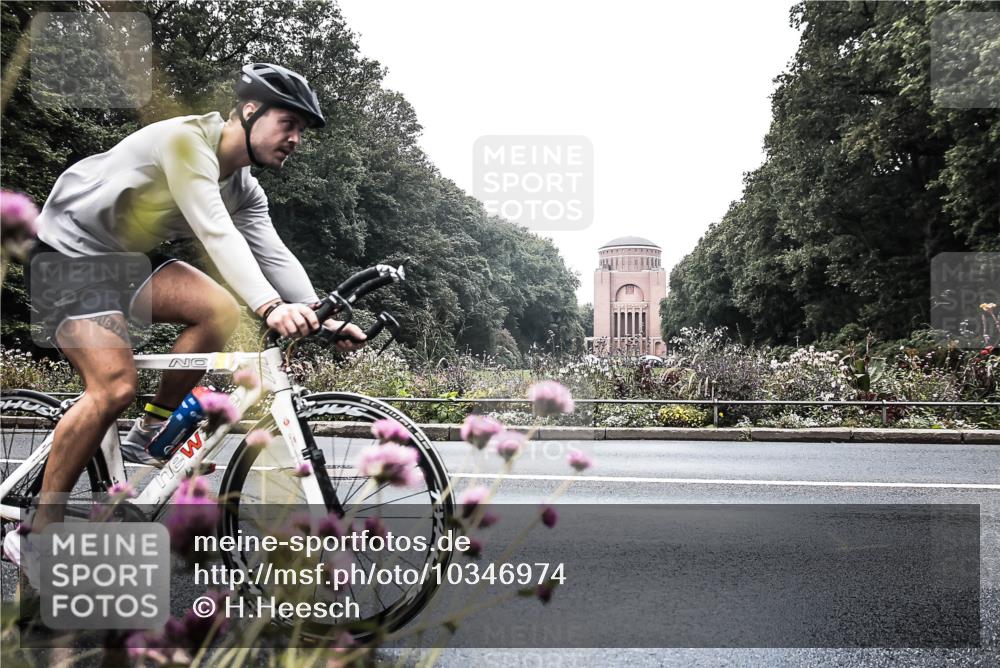 13.09.2026 - Stadtparktriathlon H.Heesch http://msf.ph/oto/10346974 13.09.2026 11:08:18 Radfahren 472, 479, 484, 629 meine-sportfotos.de