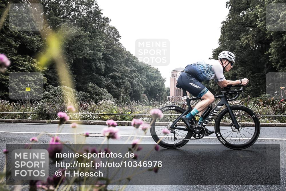 13.09.2026 - Stadtparktriathlon H.Heesch http://msf.ph/oto/10346978 13.09.2026 11:08:18 Radfahren 472, 479, 484, 629 meine-sportfotos.de