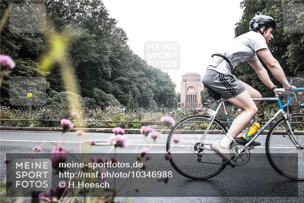 13.09.2026 - Stadtparktriathlon H.Heesch http://msf.ph/oto/10346988 13.09.2026 11:08:20 Radfahren 472, 479, 484, 629 meine-sportfotos.de