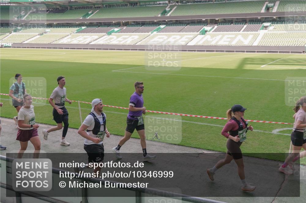 13.09.2026 - 21. swb-Marathon Bremen Michael Burmester http://msf.ph/oto/10346999 13.09.2026 13:36:09 Laufen im Stadion 368, 462, 491, 496, 590, 657, 799, 1015, 1135, 1279, 1280, 1321, 1396, 1432, 1620, 1726, 1762, 1887, 1934, 1951, 1965, 1974, 1977, 1992, 2078, 2227, 2335, 2578, 2639, 2650, 2688, 2789, 2894, 2933, 3090, 3161, 3169, 3178, 3179, 3191, 3299, 3303, 3406, 3408, 3463, 3472, 3498, 3555, 3570, 3573, 3588, 3640, 3731, 3779, 3801, 3839, 3904, 3914, 3985, 4084, 4145, 4200, 4210, 4290, 4464, 4500, 4546, 4561, 4801, 4880, 4967, 5000, 5034, 5182, 5332, 5461, 5679, 5818 meine-sportfotos.de