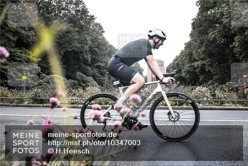 13.09.2026 - Stadtparktriathlon H.Heesch http://msf.ph/oto/10347003 13.09.2026 11:08:28 Radfahren 569, 579, 626, 662, 663 meine-sportfotos.de