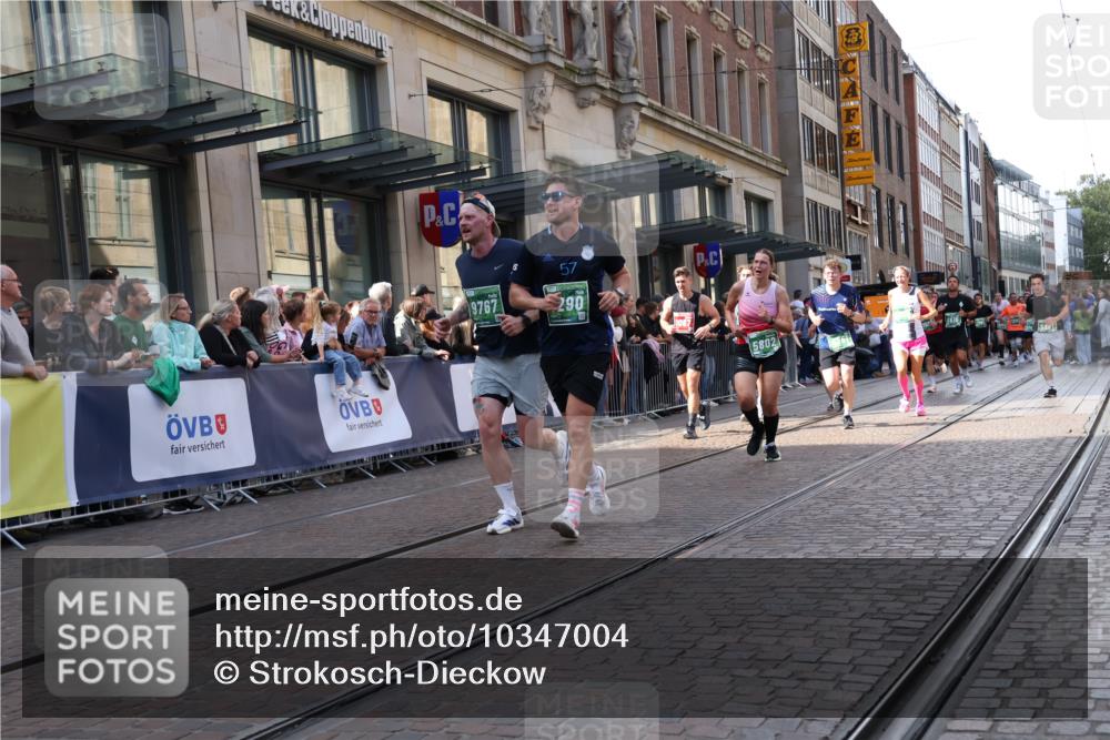 13.09.2026 - 21. swb-Marathon Bremen Strokosch-Dieckow http://msf.ph/oto/10347004 13.09.2026 13:30:32 Ziel 244, 800, 834, 1189, 1479, 1533, 1771, 1841, 1926, 1941, 2369, 2452, 2723, 2902, 2985, 3360, 4251, 4342, 4757, 4920, 5600, 5681, 5802, 5822, 5900, 6134, 6307, 6343, 6523, 7012, 7198, 7760, 8543, 8616, 9290, 9507, 9653, 9692, 9699, 9767, 9937, 9958, 9962, 9976, 13090, 13152, 13215, 625, 881, 1067, 1909, 1938, 2265, 2364, 2900, 3163, 3164, 3425, 4058, 4206, 4332, 4415, 4425, 4748, 4763, 5506, 5551, 5615, 7821, 8090, 8169, 8314, 8494 meine-sportfotos.de