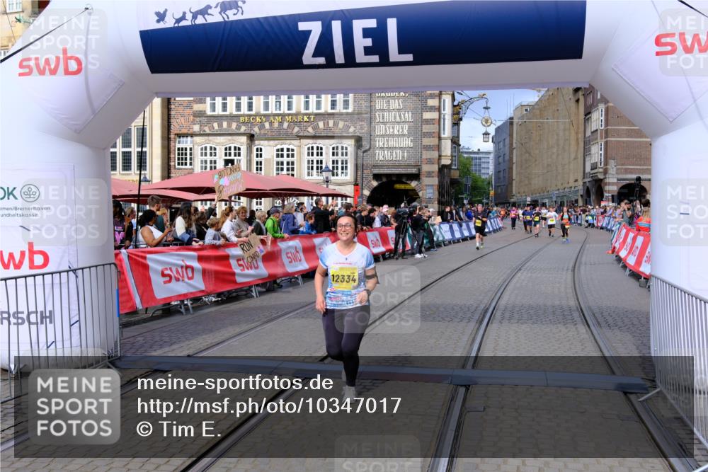 13.09.2026 - 21. swb-Marathon Bremen Tim E. http://msf.ph/oto/10347017 13.09.2026 11:17:48 Ziel 10472, 10756, 10773, 10979, 11709, 12334 meine-sportfotos.de