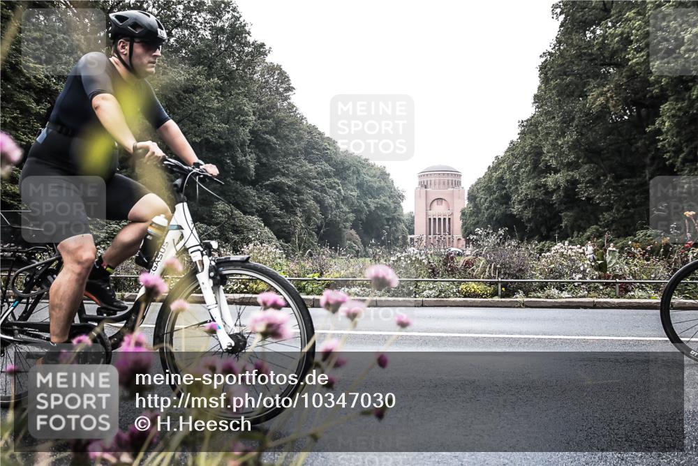 13.09.2026 - Stadtparktriathlon H.Heesch http://msf.ph/oto/10347030 13.09.2026 11:08:38 Radfahren 562, 601, 684, 697 meine-sportfotos.de