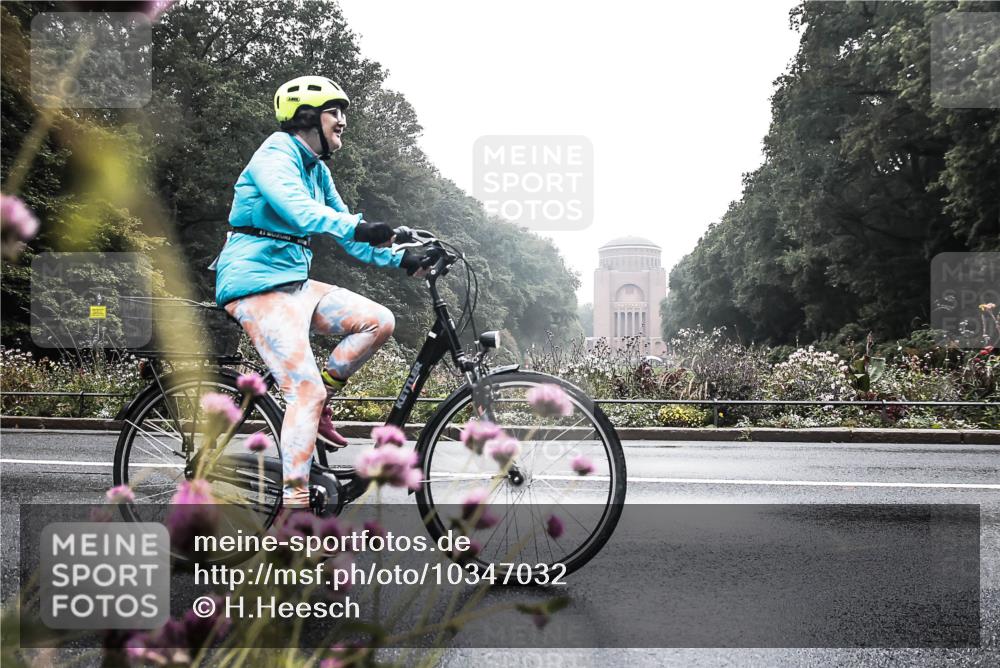 13.09.2026 - Stadtparktriathlon H.Heesch http://msf.ph/oto/10347032 13.09.2026 09:58:52 Radfahren 285, 343 meine-sportfotos.de