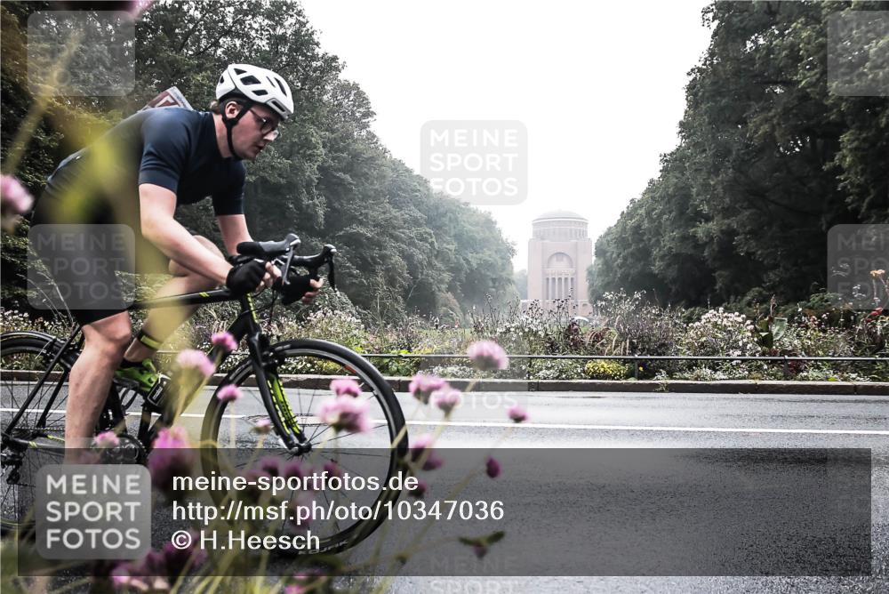 13.09.2026 - Stadtparktriathlon H.Heesch http://msf.ph/oto/10347036 13.09.2026 09:58:57 Radfahren 217, 292 meine-sportfotos.de