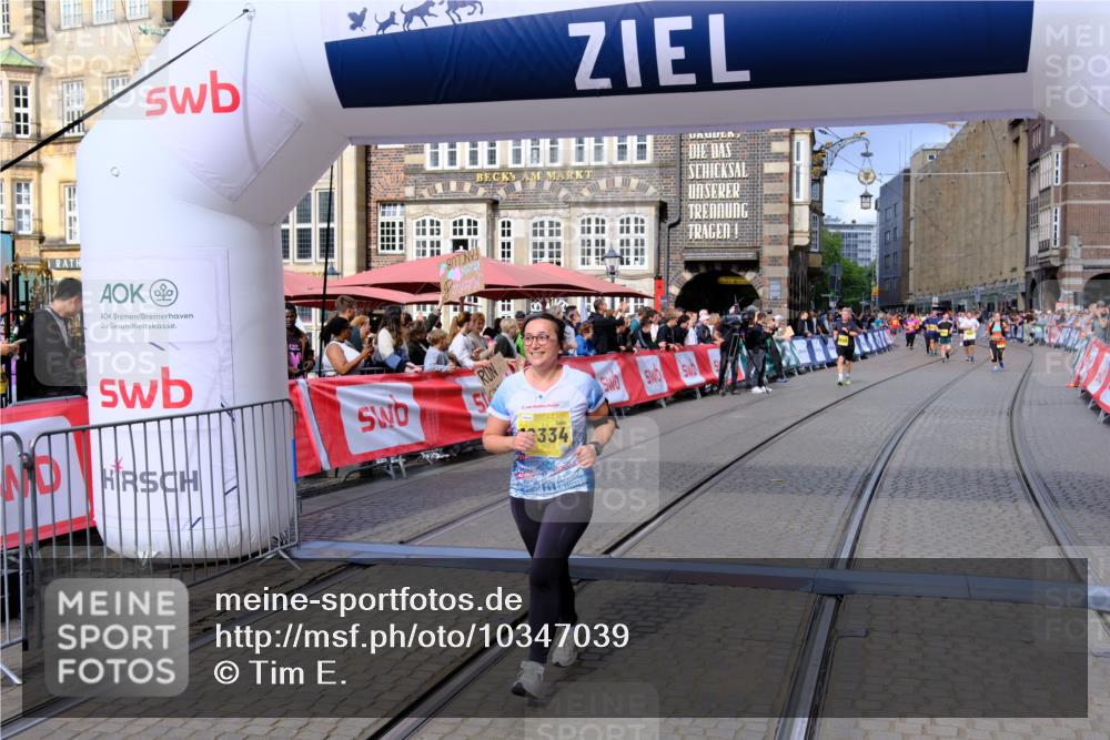 13.09.2026 - 21. swb-Marathon Bremen Tim E. http://msf.ph/oto/10347039 13.09.2026 11:17:49 Ziel 10472, 10756, 10979, 11709, 12334 meine-sportfotos.de