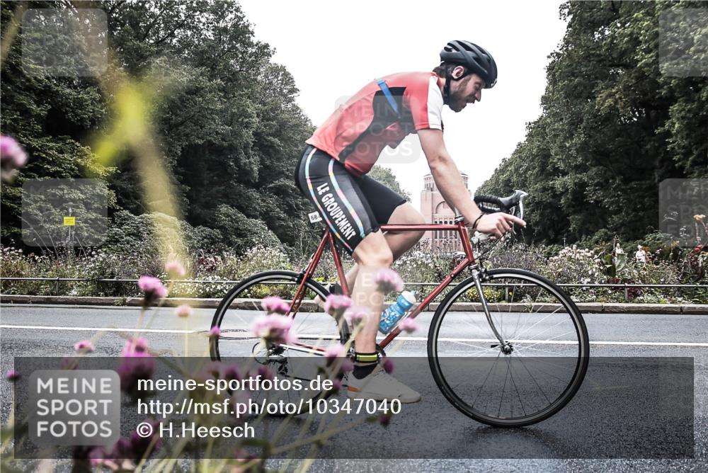 13.09.2026 - Stadtparktriathlon H.Heesch http://msf.ph/oto/10347040 13.09.2026 11:08:41 Radfahren 486, 601, 684, 697, 698 meine-sportfotos.de
