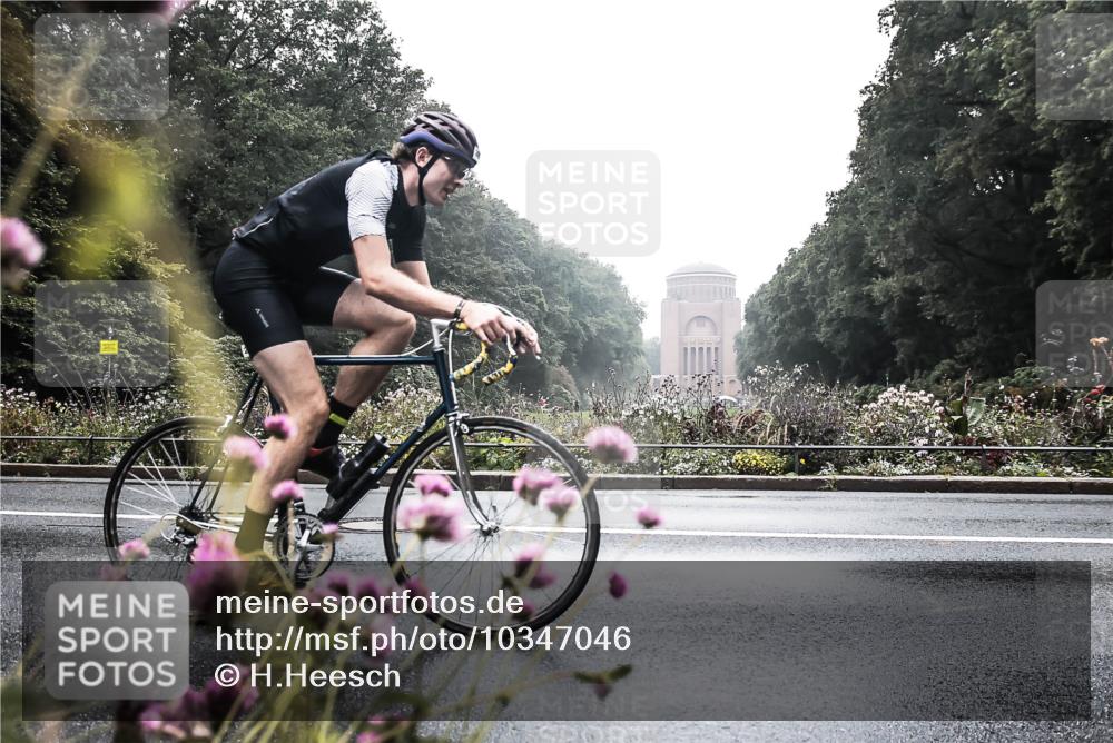 13.09.2026 - Stadtparktriathlon H.Heesch http://msf.ph/oto/10347046 13.09.2026 09:59:06 Radfahren 220, 293 meine-sportfotos.de