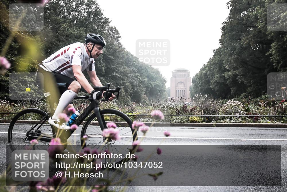 13.09.2026 - Stadtparktriathlon H.Heesch http://msf.ph/oto/10347052 13.09.2026 09:59:09 Radfahren 220, 234, 293, 339 meine-sportfotos.de