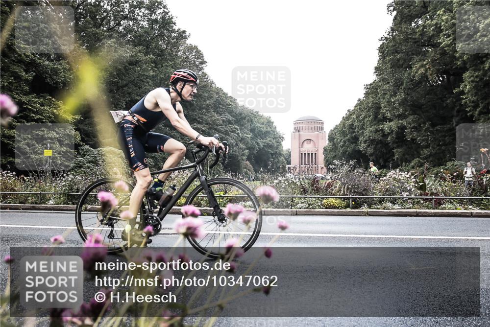 13.09.2026 - Stadtparktriathlon H.Heesch http://msf.ph/oto/10347062 13.09.2026 11:08:56 Radfahren 660, 676 meine-sportfotos.de