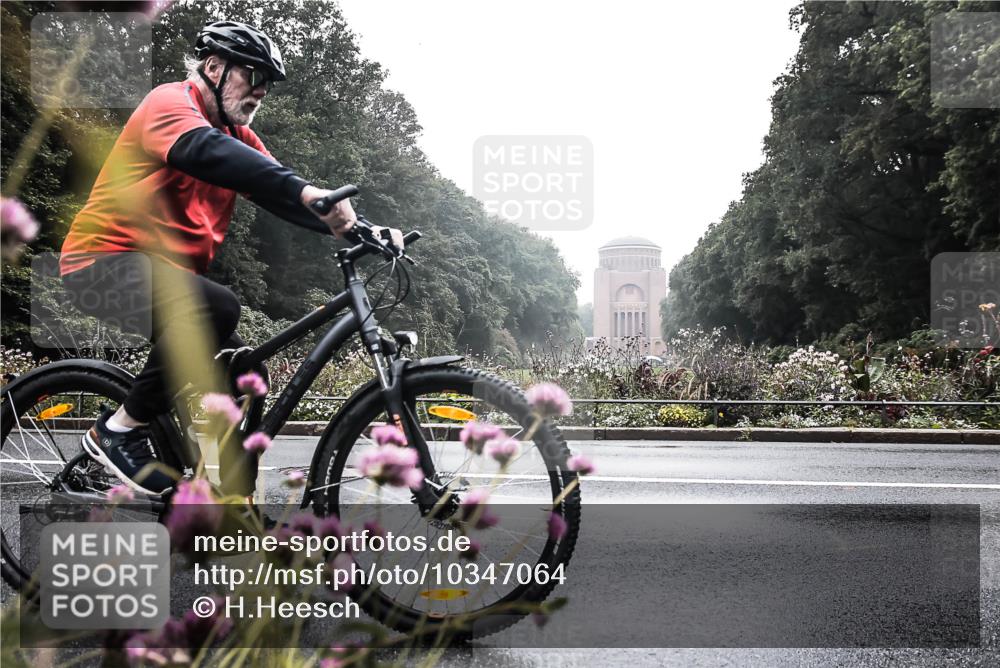 13.09.2026 - Stadtparktriathlon H.Heesch http://msf.ph/oto/10347064 13.09.2026 09:59:16 Radfahren 277, 295, 344 meine-sportfotos.de