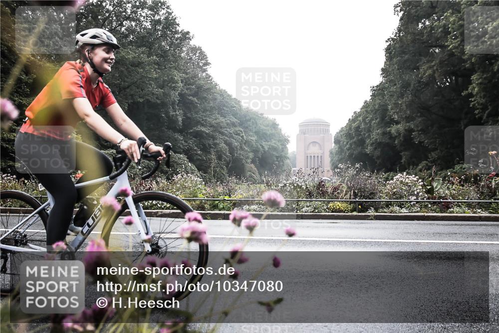 13.09.2026 - Stadtparktriathlon H.Heesch http://msf.ph/oto/10347080 13.09.2026 09:59:25 Radfahren 227, 279, 342 meine-sportfotos.de