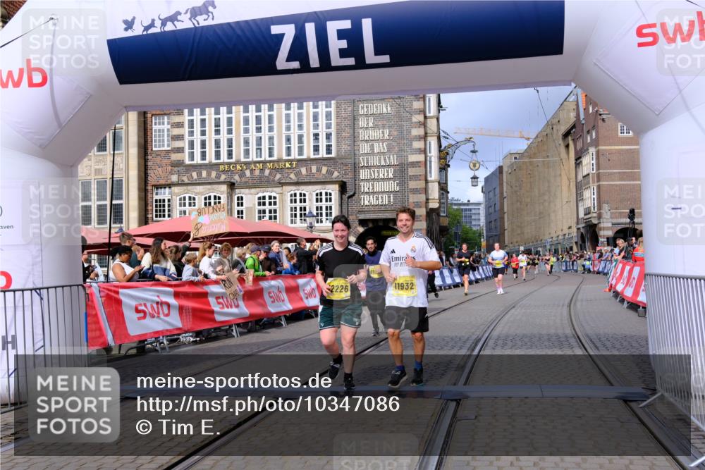 13.09.2026 - 21. swb-Marathon Bremen Tim E. http://msf.ph/oto/10347086 13.09.2026 11:18:02 Ziel 10137, 10756, 11367, 11932, 12023, 12226, 12292, 12321, 12373 meine-sportfotos.de