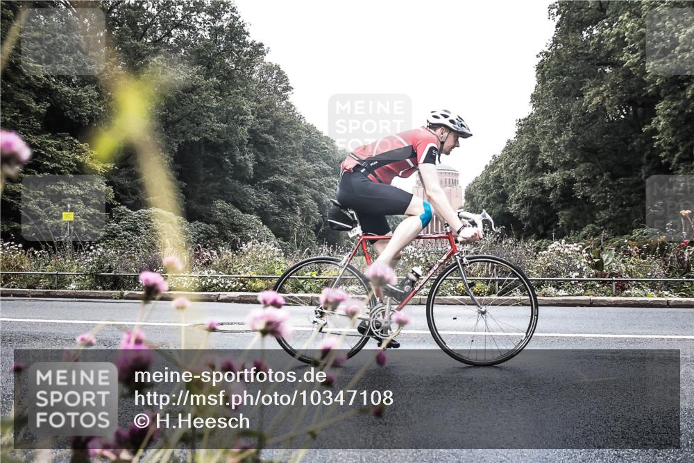 13.09.2026 - Stadtparktriathlon H.Heesch http://msf.ph/oto/10347108 13.09.2026 11:09:20 Radfahren 275, 497, 640, 1797 meine-sportfotos.de