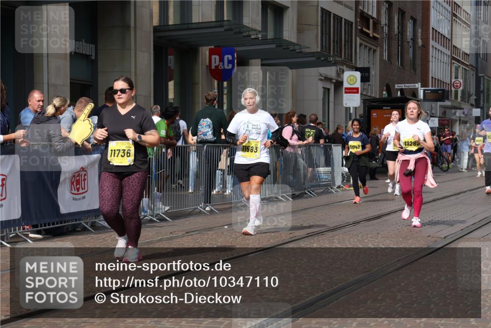 13.09.2026 - 21. swb-Marathon Bremen Strokosch-Dieckow http://msf.ph/oto/10347110 13.09.2026 11:10:26 Ziel 10148, 10163, 10247, 10422, 10461, 10462, 10547, 10768, 10792, 10911, 11043, 11047, 11283, 11298, 11300, 11309, 11327, 11335, 11465, 11513, 11583, 11736, 11756, 11846, 12183, 10002, 10169, 10361, 10362, 10706, 10719, 10791, 10890, 10963, 11080, 11382, 11725, 11732, 11933, 11957, 11982, 12117, 12207, 12227, 12293, 12454, 12550 meine-sportfotos.de