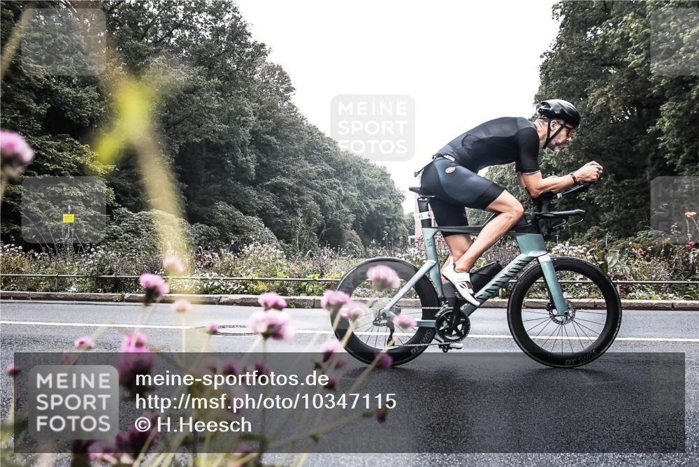 13.09.2026 - Stadtparktriathlon H.Heesch http://msf.ph/oto/10347115 13.09.2026 11:09:21 Radfahren 275, 497, 640, 1797 meine-sportfotos.de