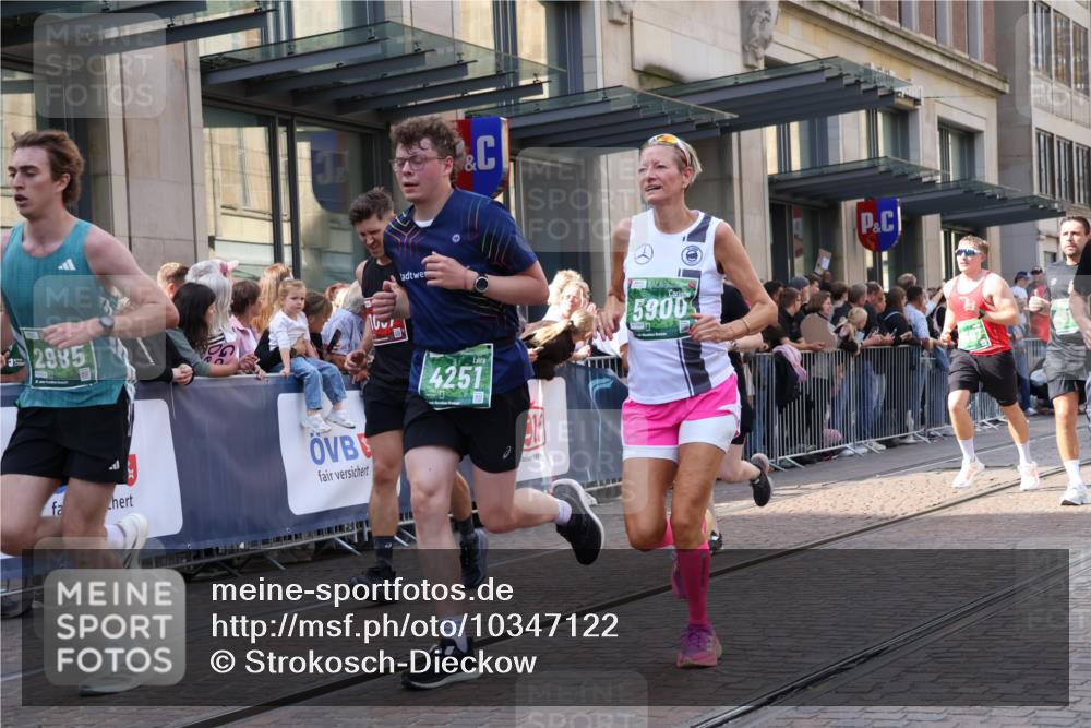13.09.2026 - 21. swb-Marathon Bremen Strokosch-Dieckow http://msf.ph/oto/10347122 13.09.2026 13:30:34 Ziel 244, 800, 834, 1189, 1479, 1533, 1771, 1841, 1926, 1941, 2369, 2452, 2723, 2902, 2985, 3360, 4251, 4920, 5600, 5681, 5802, 5822, 5900, 6307, 6343, 6523, 7012, 7198, 7760, 7798, 8543, 8616, 9290, 9507, 9653, 9692, 9699, 9767, 9937, 9958, 9962, 9976, 13090, 13152, 13215, 625, 881, 1067, 1909, 2265, 2364, 2452, 2723, 2900, 3163, 3164, 3425, 4058, 4206, 4332, 4342, 4415, 4425, 4748, 4757, 4763, 5506, 5551, 7821, 8090, 8169, 8314, 8494 meine-sportfotos.de