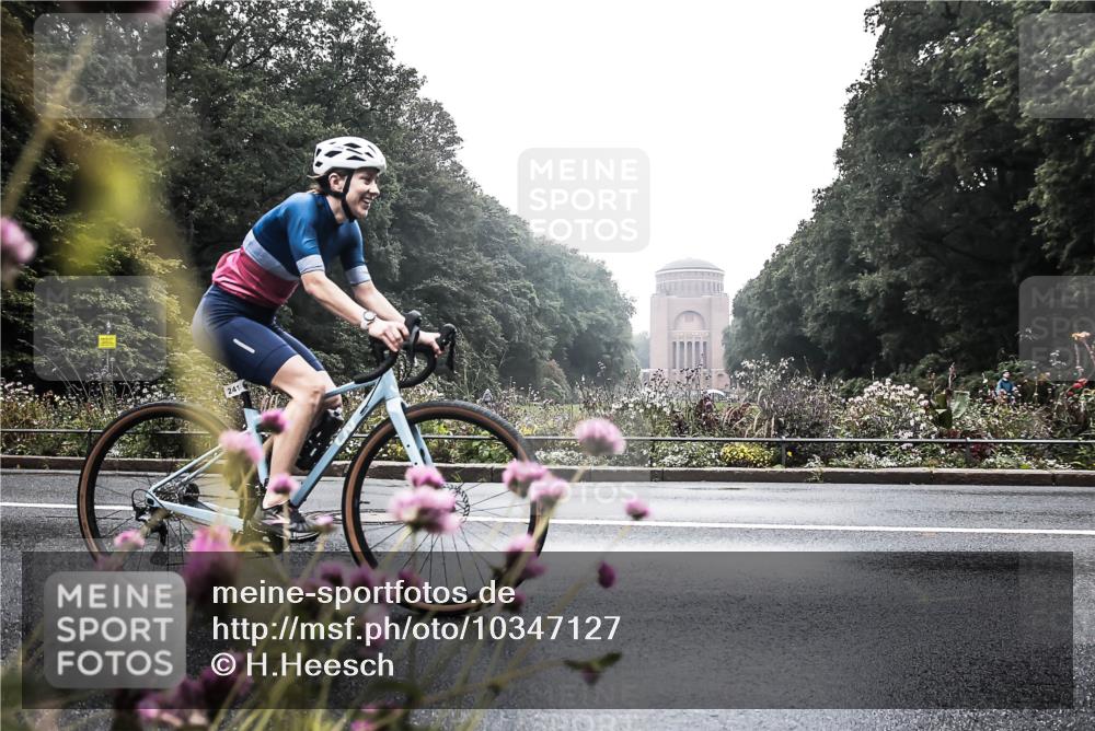 13.09.2026 - Stadtparktriathlon H.Heesch http://msf.ph/oto/10347127 13.09.2026 10:01:05 Radfahren 224, 228, 232, 241 meine-sportfotos.de