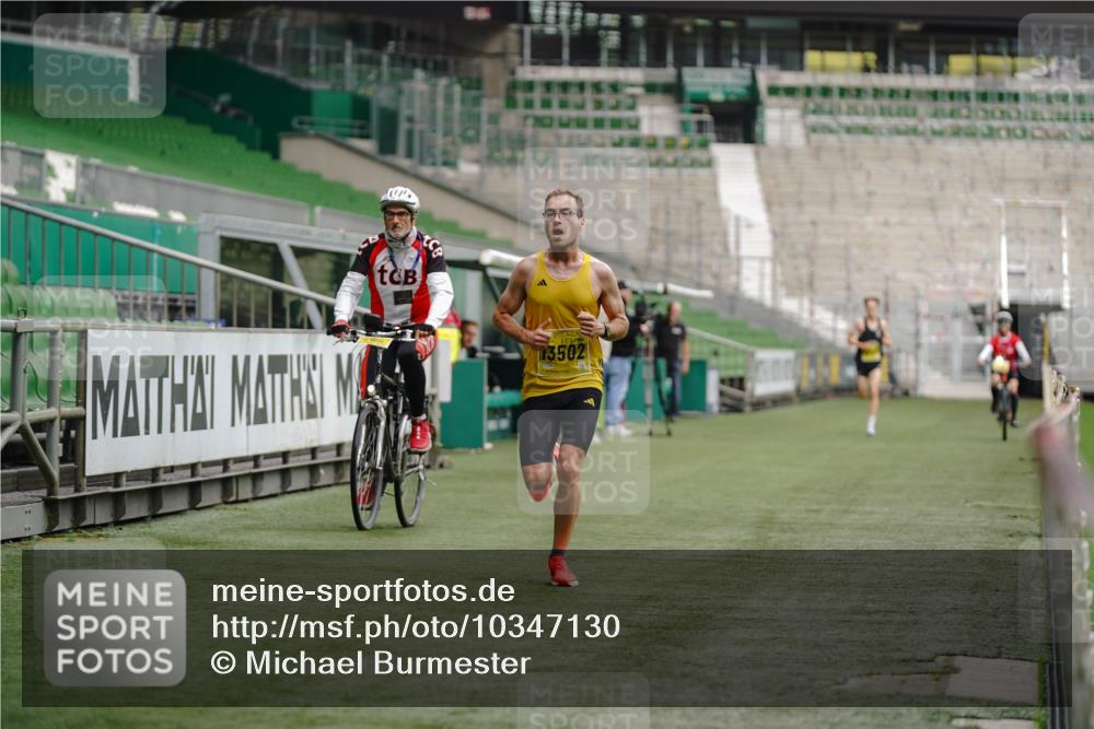 13.09.2026 - 21. swb-Marathon Bremen Michael Burmester http://msf.ph/oto/10347130 13.09.2026 10:14:40 Laufen im Stadion 13525 meine-sportfotos.de