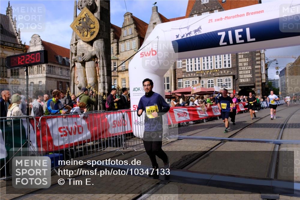 13.09.2026 - 21. swb-Marathon Bremen Tim E. http://msf.ph/oto/10347133 13.09.2026 11:18:07 Ziel 10137, 10756, 11367, 11932, 12023, 12226, 12292, 12321, 12373 meine-sportfotos.de