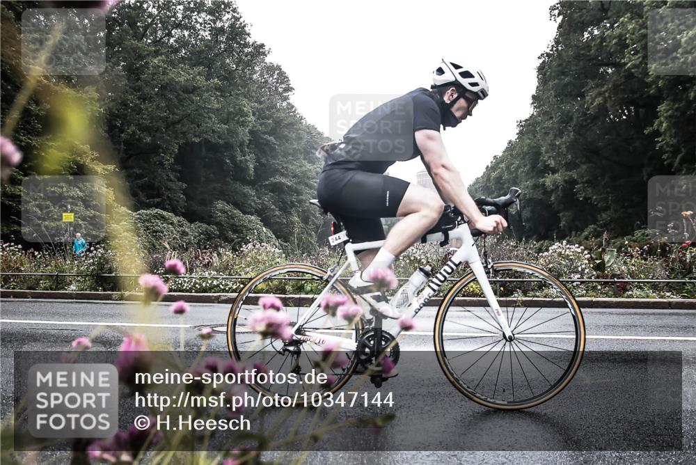 13.09.2026 - Stadtparktriathlon H.Heesch http://msf.ph/oto/10347144 13.09.2026 10:01:11 Radfahren 224, 228, 236, 244, 271 meine-sportfotos.de
