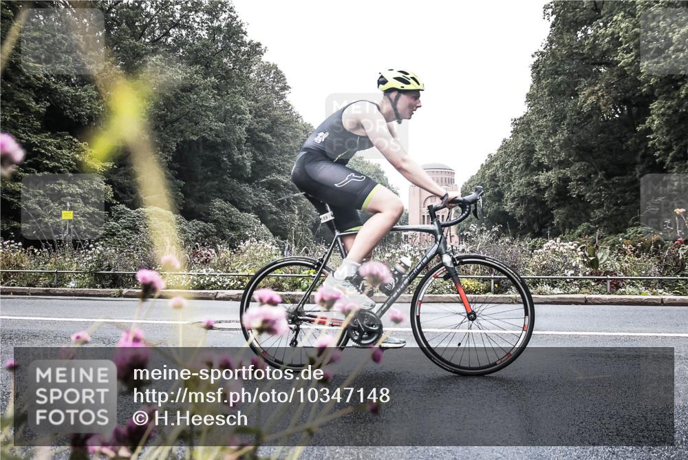 13.09.2026 - Stadtparktriathlon H.Heesch http://msf.ph/oto/10347148 13.09.2026 11:09:40 Radfahren 487, 708, 1798 meine-sportfotos.de