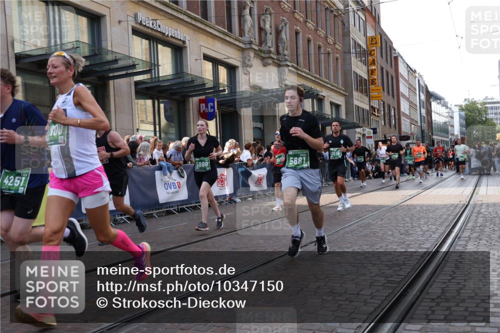 13.09.2026 - 21. swb-Marathon Bremen Strokosch-Dieckow http://msf.ph/oto/10347150 13.09.2026 13:30:35 Ziel 244, 800, 834, 1189, 1479, 1533, 1771, 1841, 1926, 1941, 2369, 2902, 2985, 3360, 3800, 4251, 4920, 5600, 5681, 5802, 5822, 5900, 6307, 6343, 6523, 7012, 7198, 7637, 7760, 7798, 8543, 8616, 9290, 9507, 9653, 9692, 9699, 9767, 9937, 9958, 9962, 9976, 13090, 13152, 13215, 625, 881, 1067, 2265, 2364, 2452, 2723, 2900, 3163, 3164, 3425, 4058, 4206, 4332, 4342, 4415, 4425, 4748, 4757, 4763, 5506, 5551, 7821, 8090, 8169, 8314, 8494 meine-sportfotos.de
