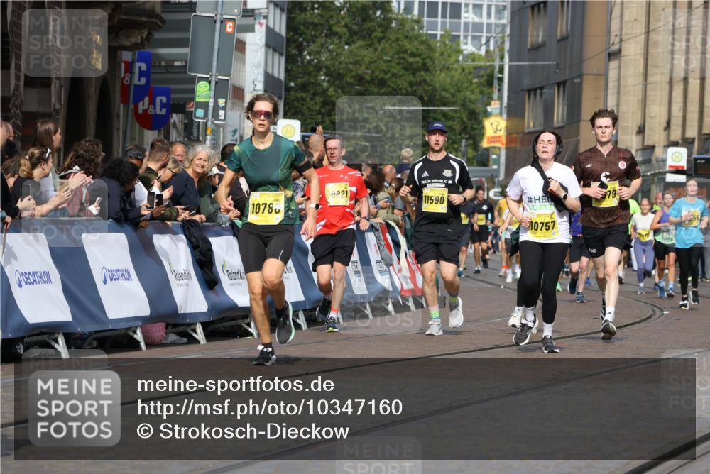 13.09.2026 - 21. swb-Marathon Bremen Strokosch-Dieckow http://msf.ph/oto/10347160 13.09.2026 10:53:27 Ziel 10284, 10448, 10585, 10714, 10863, 11012, 11238, 11282, 11575, 11766, 12170, 12369, 12398, 12461, 10141, 10222, 10227, 10478, 10479, 10626, 10838, 10845, 10905, 11242, 11446, 11502, 11800, 12119, 12331, 12341, 13597 meine-sportfotos.de