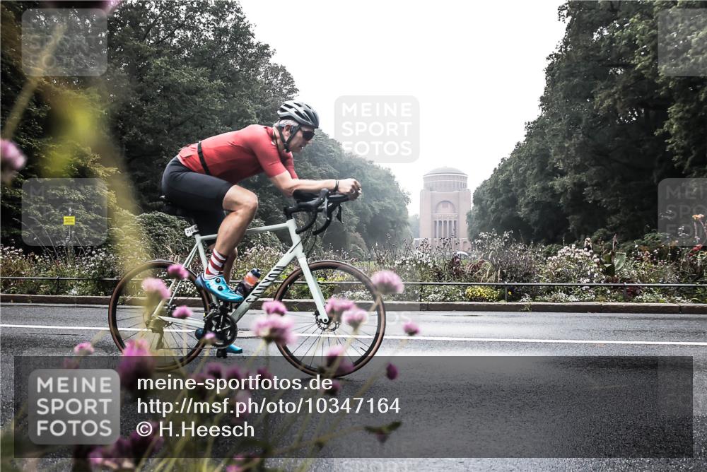 13.09.2026 - Stadtparktriathlon H.Heesch http://msf.ph/oto/10347164 13.09.2026 10:01:33 Radfahren 216, 233, 296 meine-sportfotos.de