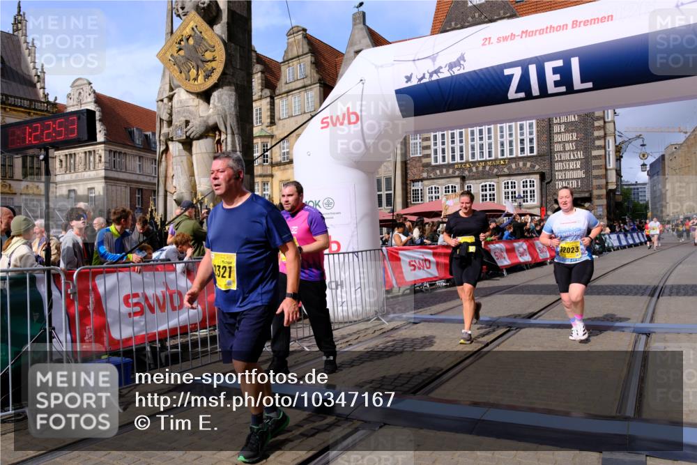 13.09.2026 - 21. swb-Marathon Bremen Tim E. http://msf.ph/oto/10347167 13.09.2026 11:18:10 Ziel 10137, 10713, 11367, 11932, 12023, 12226, 12292, 12321, 12373 meine-sportfotos.de
