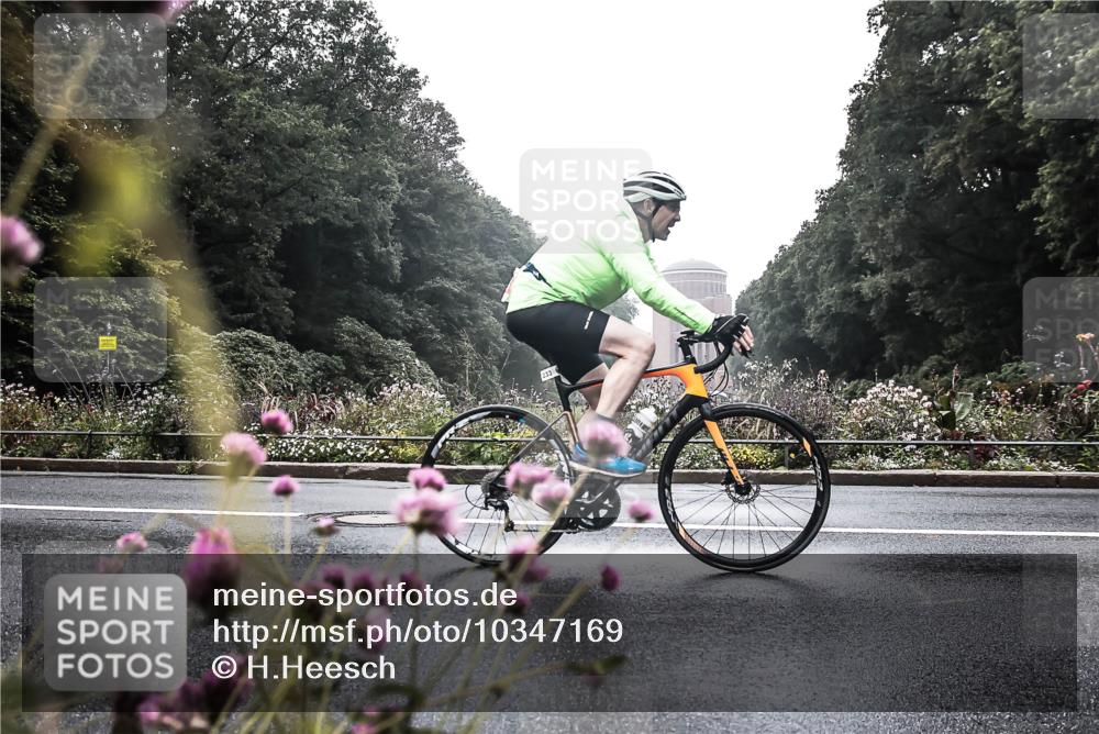 13.09.2026 - Stadtparktriathlon H.Heesch http://msf.ph/oto/10347169 13.09.2026 10:01:36 Radfahren 216, 233, 296 meine-sportfotos.de