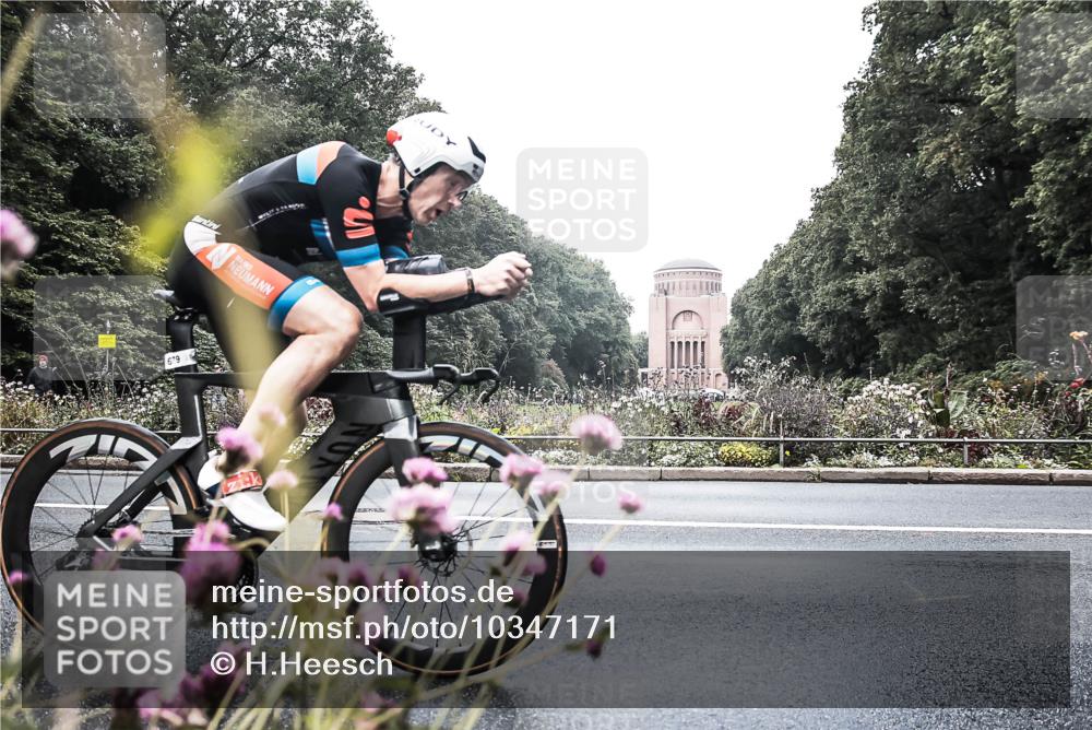 13.09.2026 - Stadtparktriathlon H.Heesch http://msf.ph/oto/10347171 13.09.2026 11:10:07 Radfahren 679 meine-sportfotos.de