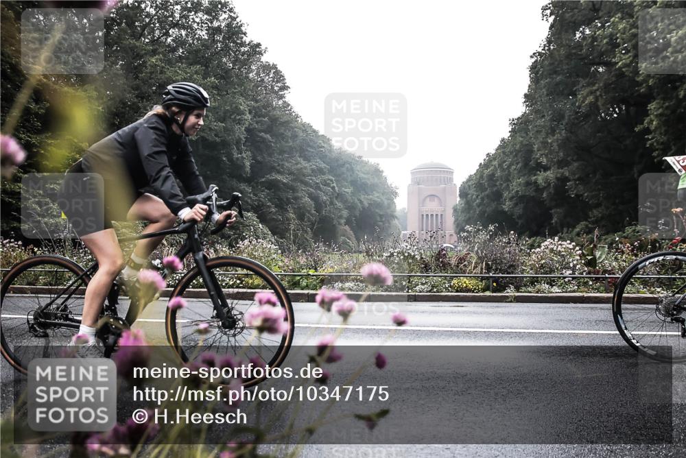 13.09.2026 - Stadtparktriathlon H.Heesch http://msf.ph/oto/10347175 13.09.2026 10:01:36 Radfahren 216, 233, 296 meine-sportfotos.de