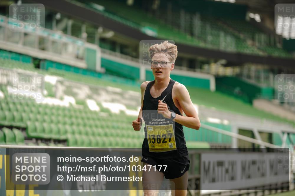 13.09.2026 - 21. swb-Marathon Bremen Michael Burmester http://msf.ph/oto/10347177 13.09.2026 10:14:51 Laufen im Stadion 13525, 13627 meine-sportfotos.de